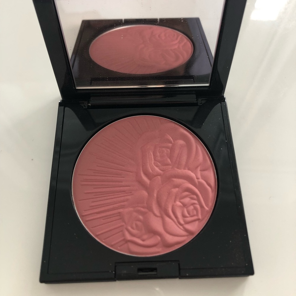 Brand new blush Divine Rose